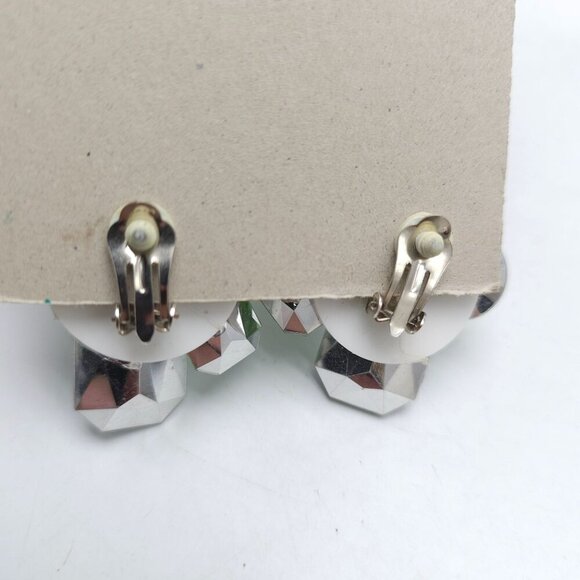 Vintage 1980s Green Clear Acrylic Clip-On Earrings With Faceted Gemstone Design - Picture 4 of 5